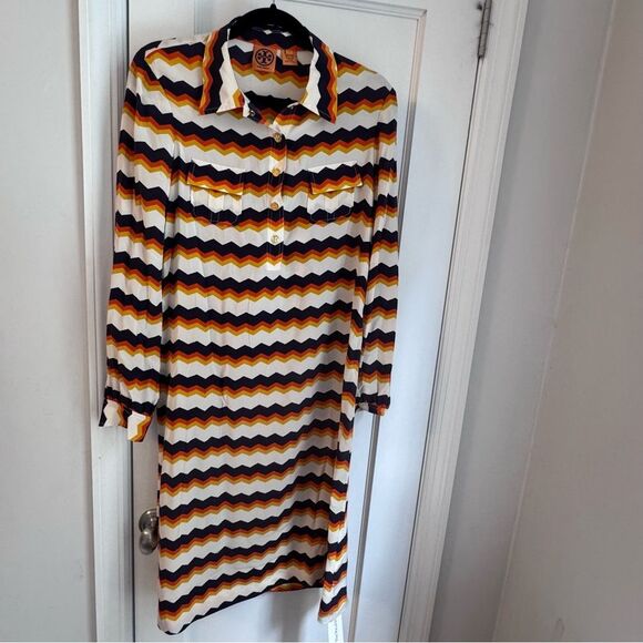 🌀 Tory Burch Silk Shirt Dress – Zigzag Print or Chevron Print – EUC 🌀 - Picture 3 of 5